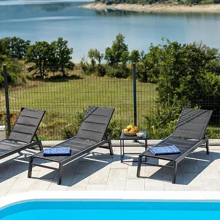 Escape On - Private Retreat With Pool & Jacuzzi Ferienhaus