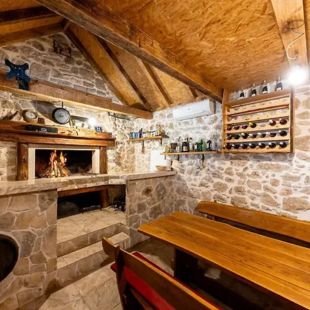 Ferienhaus Escape On - Private Retreat With Pool & Jacuzzi