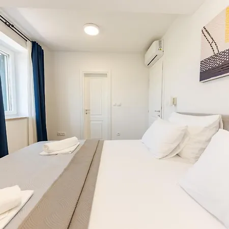 Escape On - Private Retreat With Pool & Jacuzzi Ferienhaus Vrlika